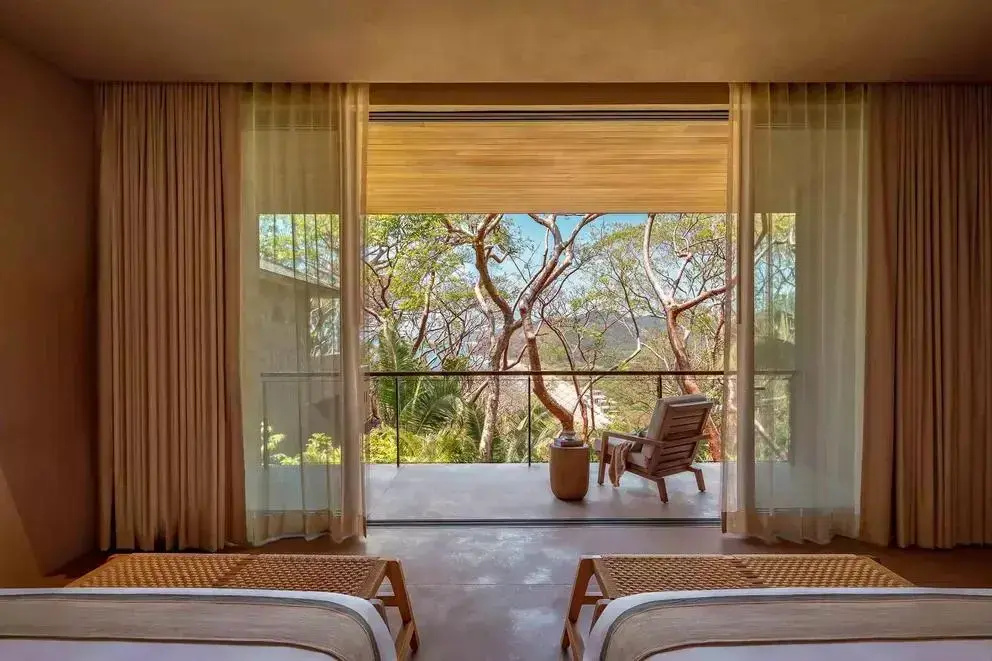4 Bedrooms No. 01 Private Home
