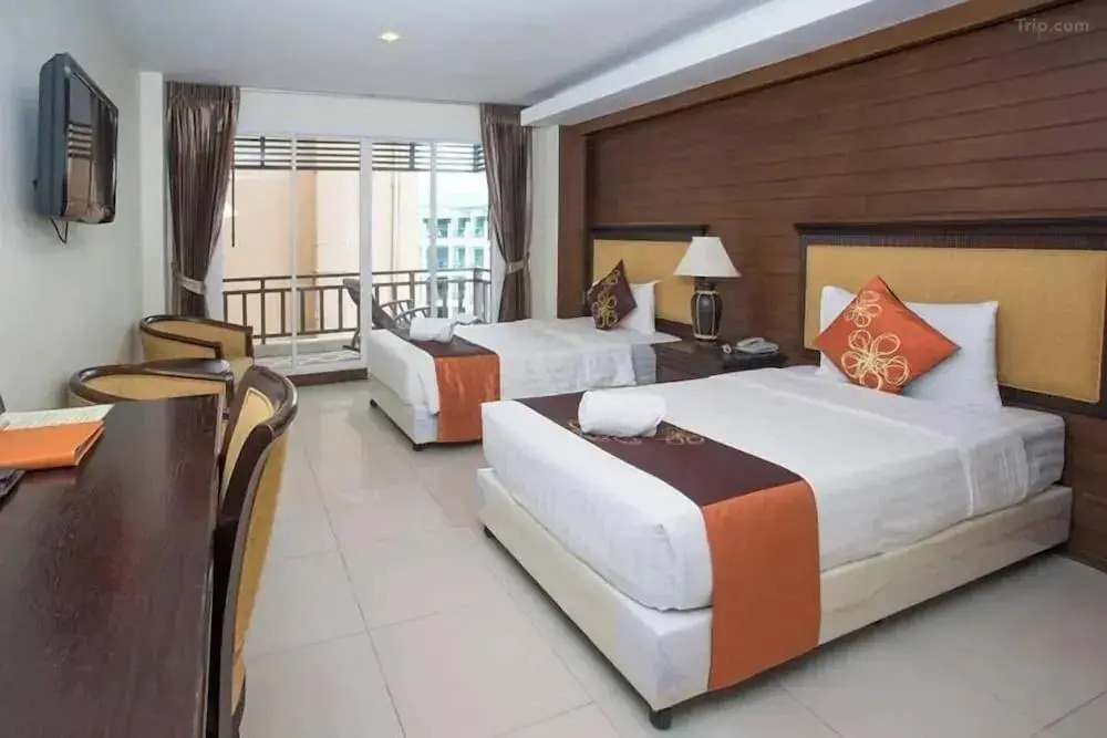Двухместный номер Superior Plus двуспальная кровать в Seaside Jomtien Beach