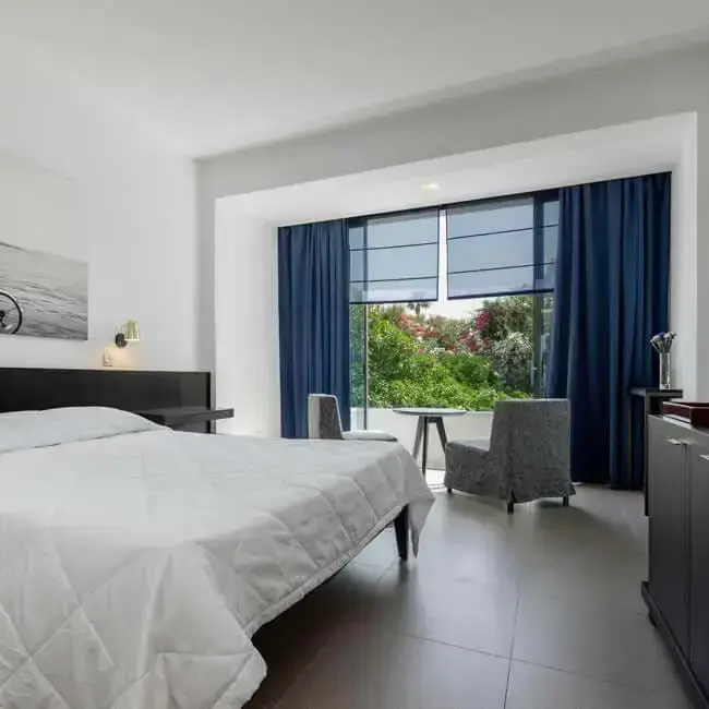 Double room Inland View (full double bed)