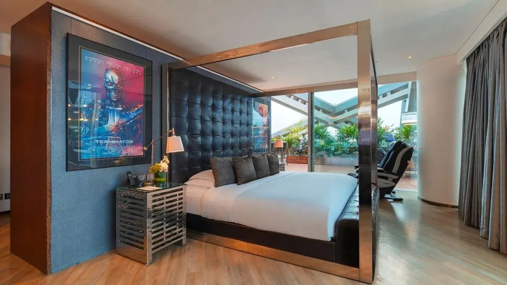 Grand Deluxe Lagoon Double Suite (full double bed)
