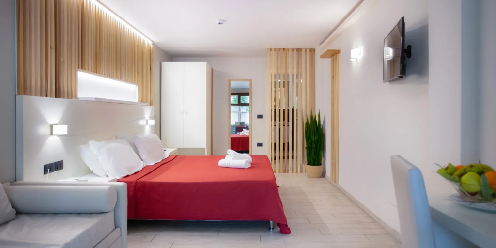 Classic Double room (full double bed)