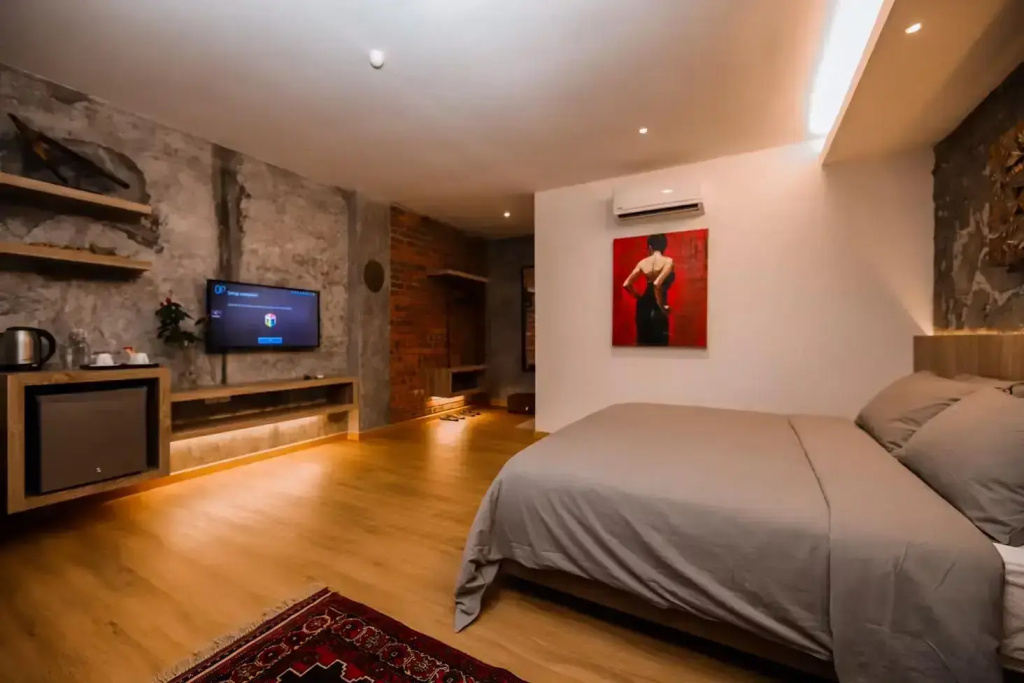 Double Studio (full double bed)