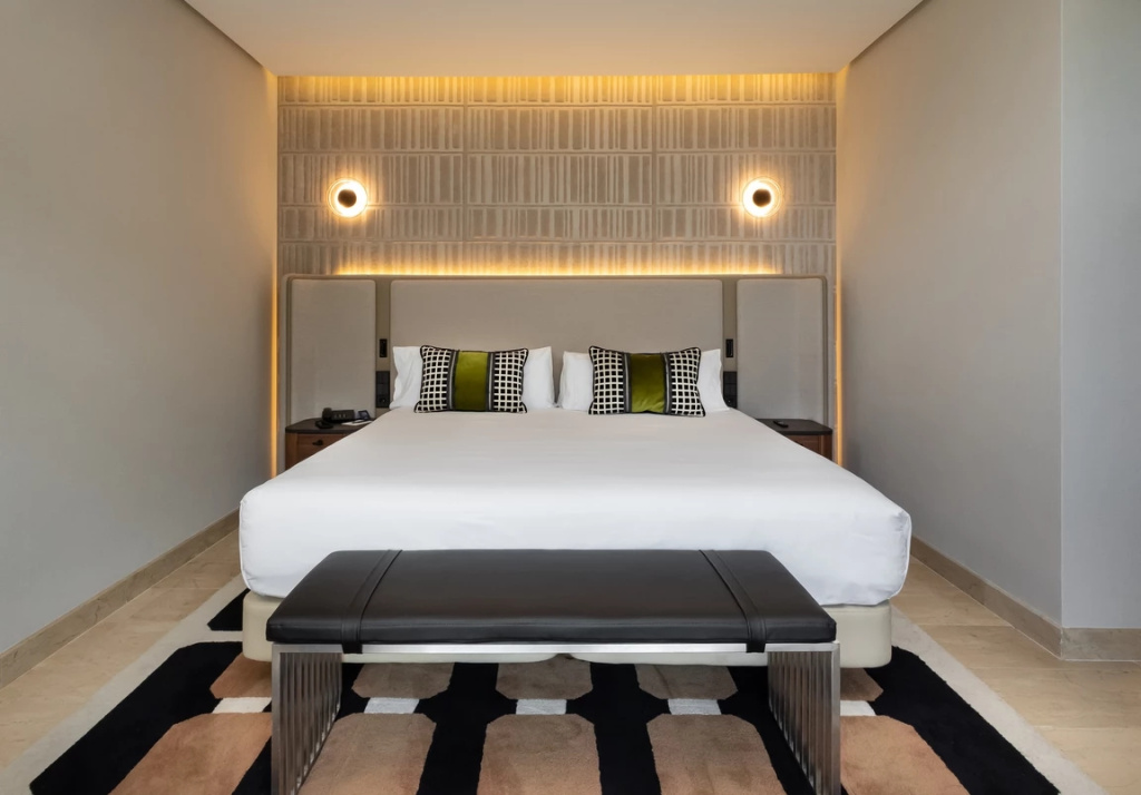 Deluxe Double room (full double bed)