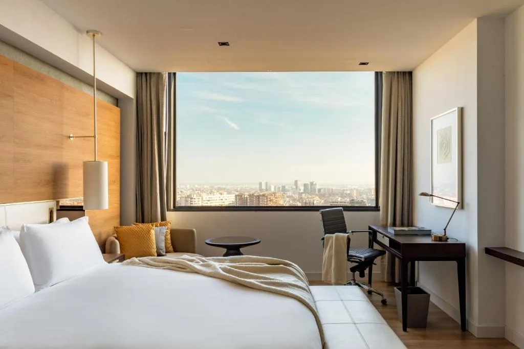 Premier Double room with panoramic view, bed type is subject to availability, full double bed room photo 1