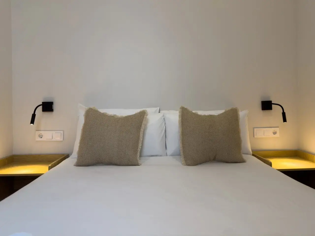 1 Bedroom Superior Double Apartment (full double bed)