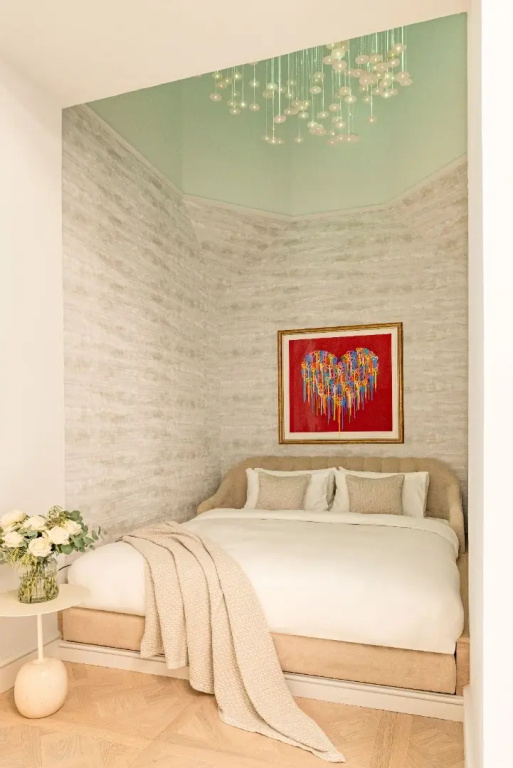 Eve Branson Double Suite (full double bed)