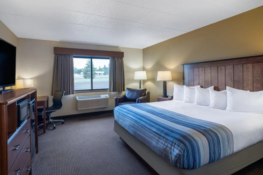 Business Double room (full double bed)