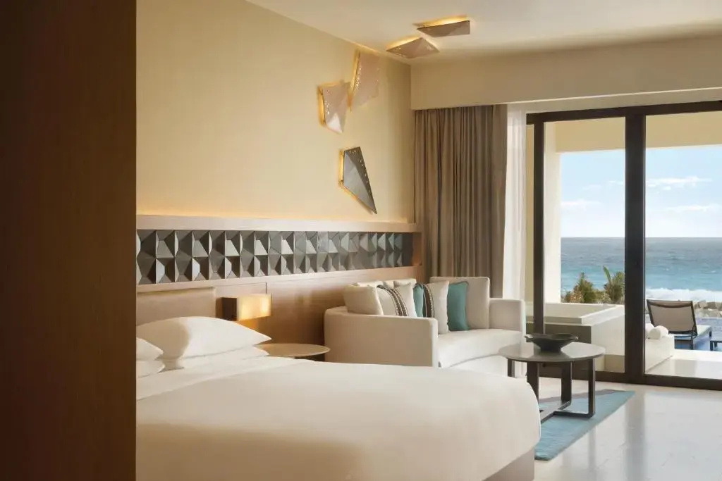 Swim Up Double room (full double bed)