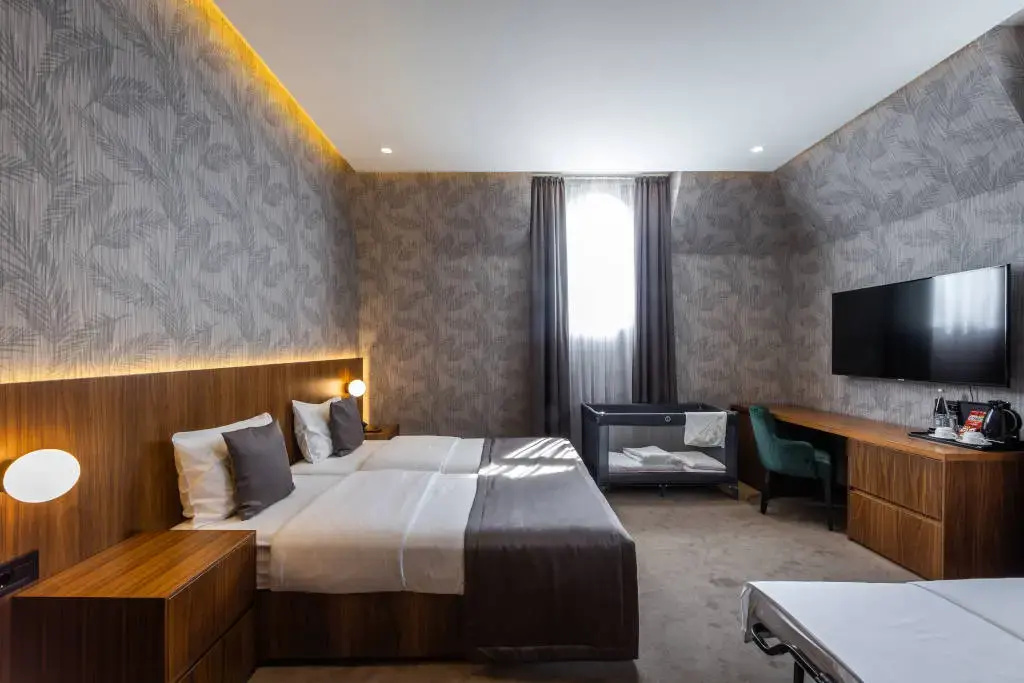 Family Double room (full double bed)