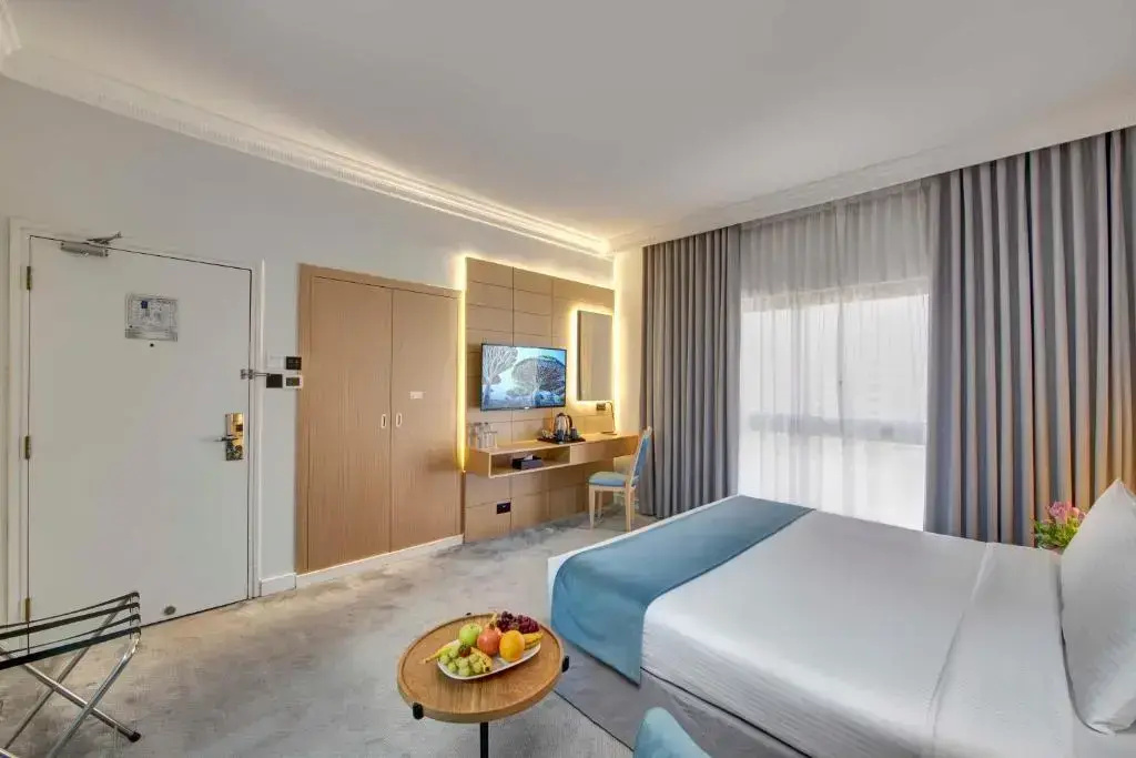 Deluxe Double room (full double bed)