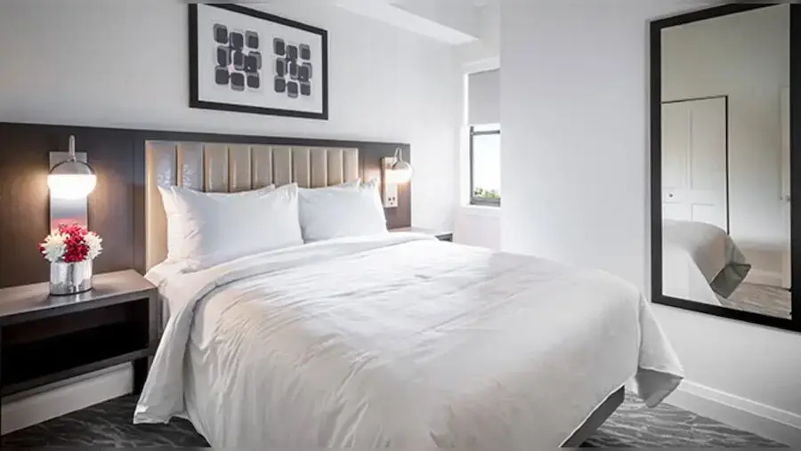 3 Bedrooms Superior View Three Bath Grove Condo