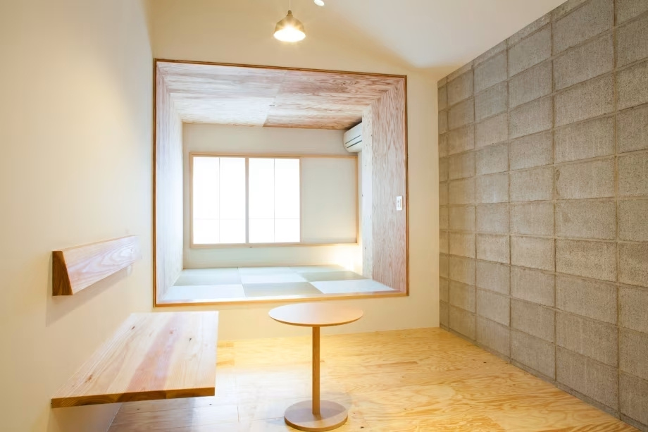Economy room