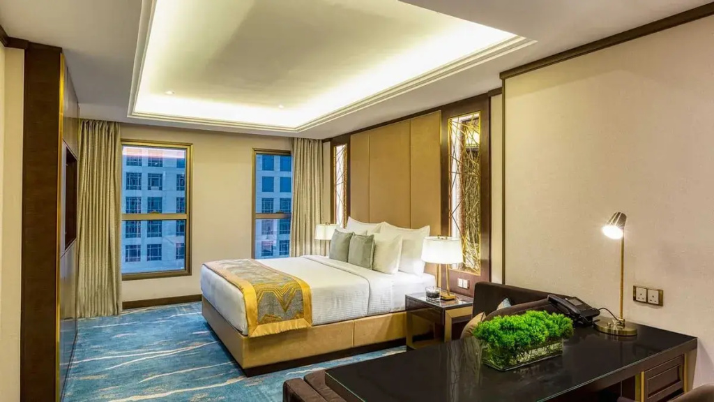 Deluxe Double room (full double bed)