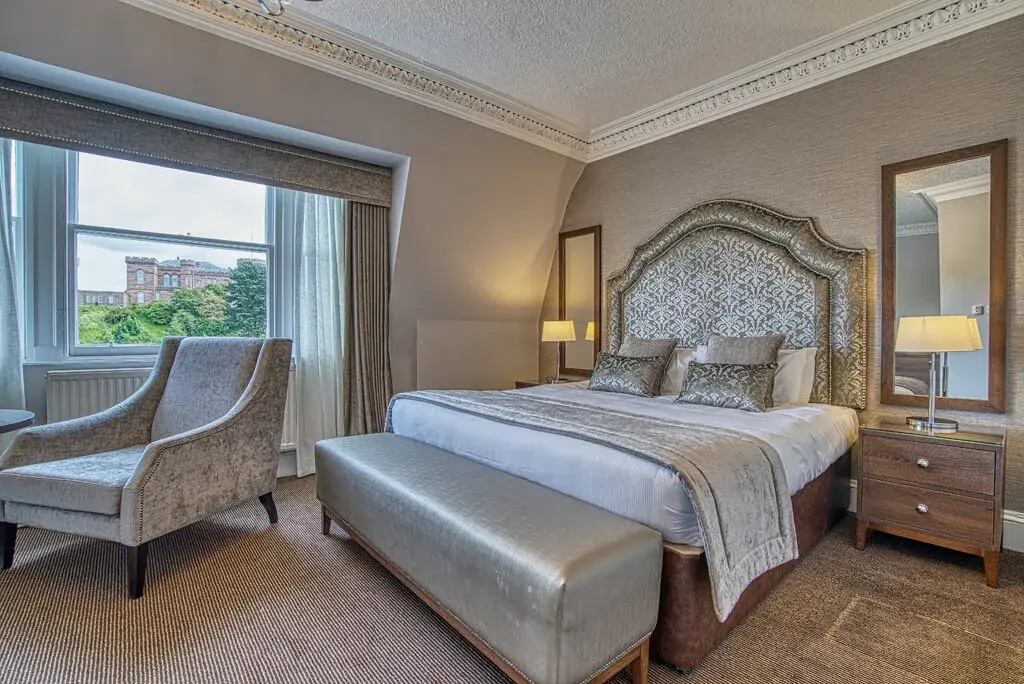 Luxury Double room with river view full double bed