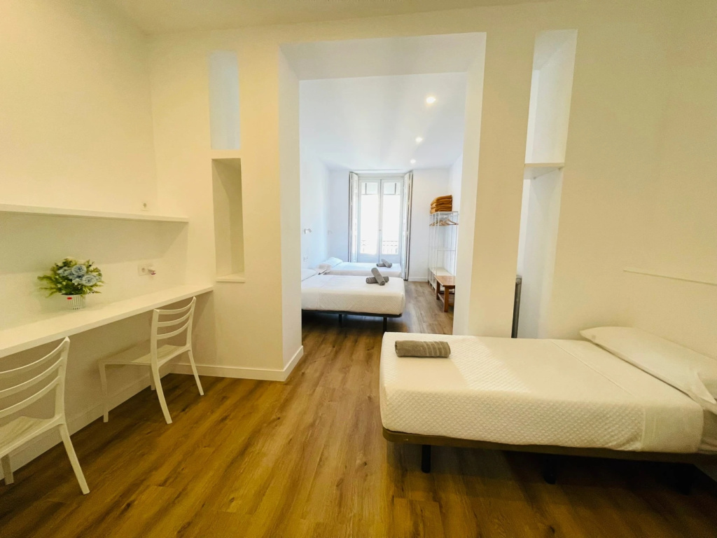 Premium Sextuple Family room with balcony