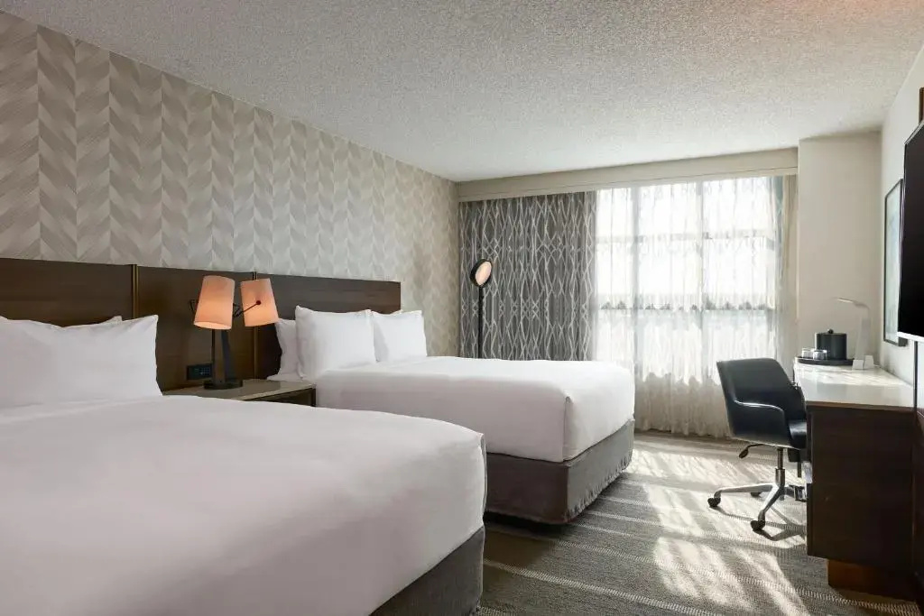 Renaissance Los Angeles Airport Hotel — фото