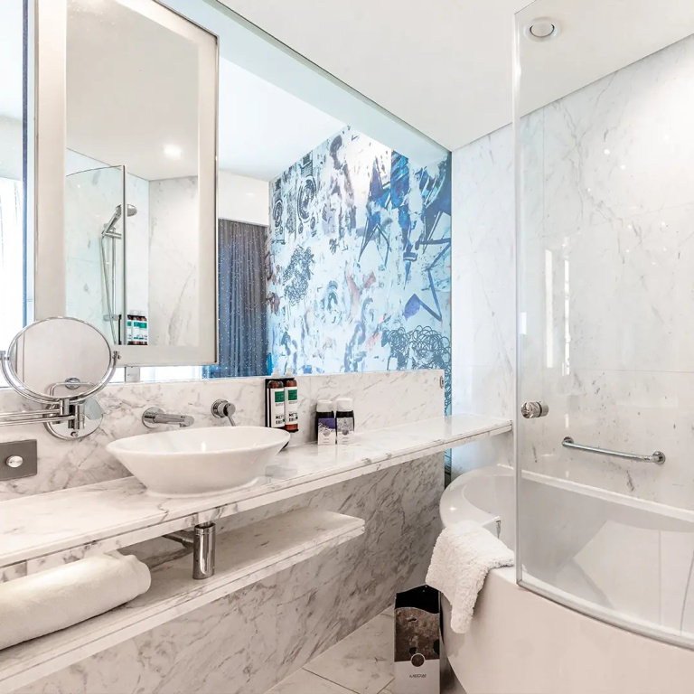 Media One Hotel Dubai - Chambres