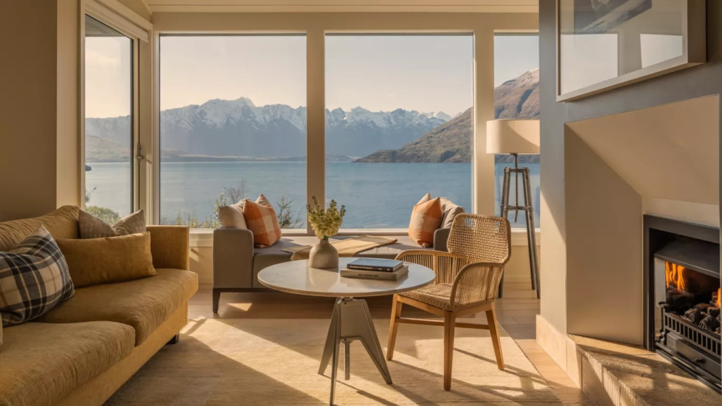 Grand Double Suite with lake view (full double bed)