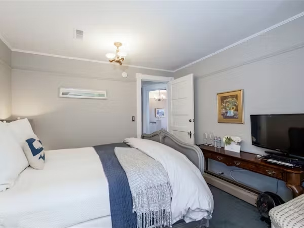 Siasconset Double room (full double bed)