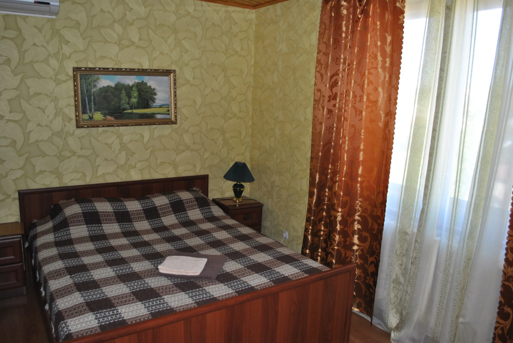 3 Bedrooms room