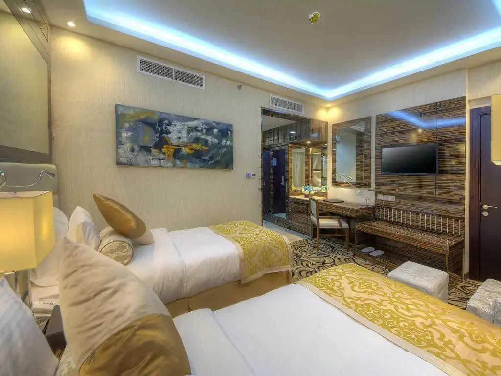 Lobby & Reception