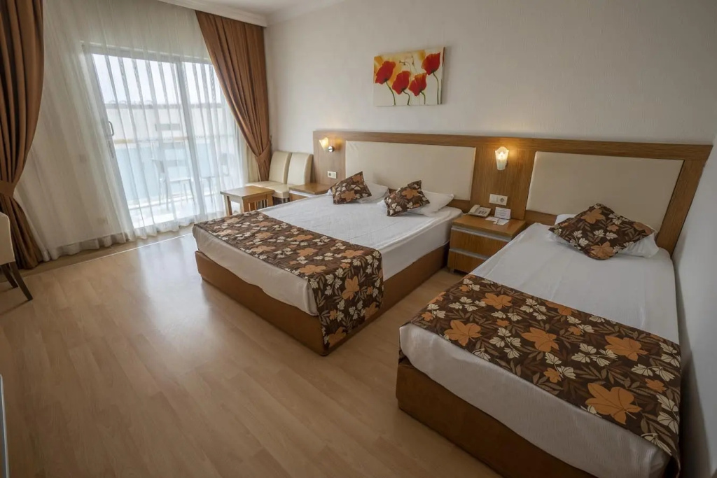 Standard Triple room