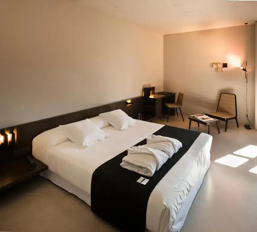 Executive Double room (full double bed)