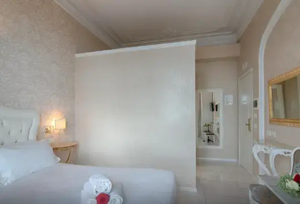 Classic Double room with sea view (full double bed)