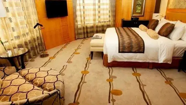 Kunlun Club Deluxe Double Suite (full double bed)