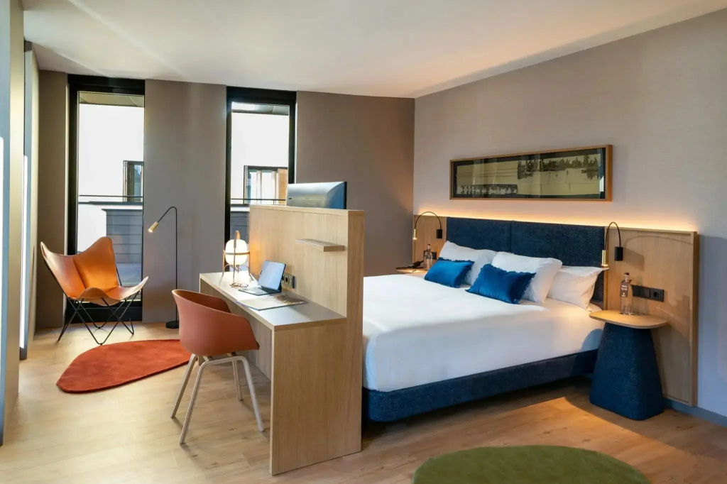 Deluxe Corner Terrace Double room (full double bed)