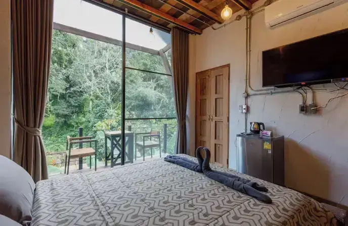 Standard Double room with river view (full double bed)