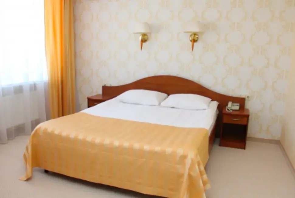 Double Suite (full double bed)