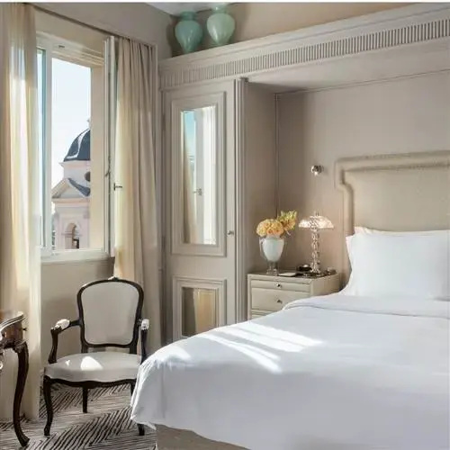Executive Double Suite (full double bed)