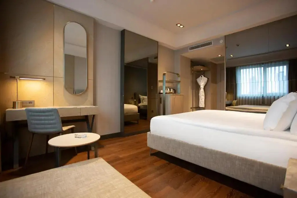 Melas Hotel Istanbul - Tap to explore photos