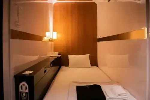 Business Class male Cabin