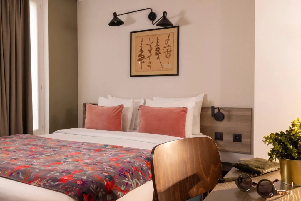 Double Suite (full double bed)