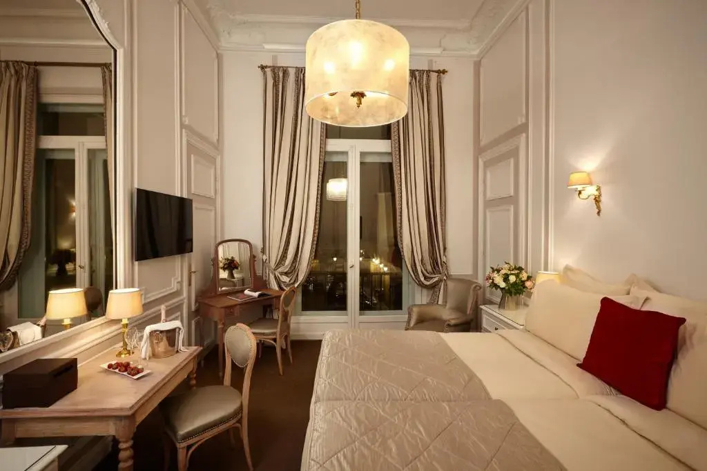 Hotel Regina Louvre 37
