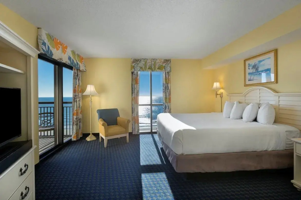 4 Bedrooms North Tower Condo oceanfront