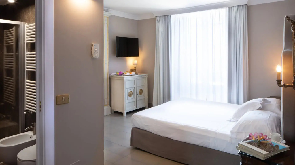 Superior Double room (full double bed)