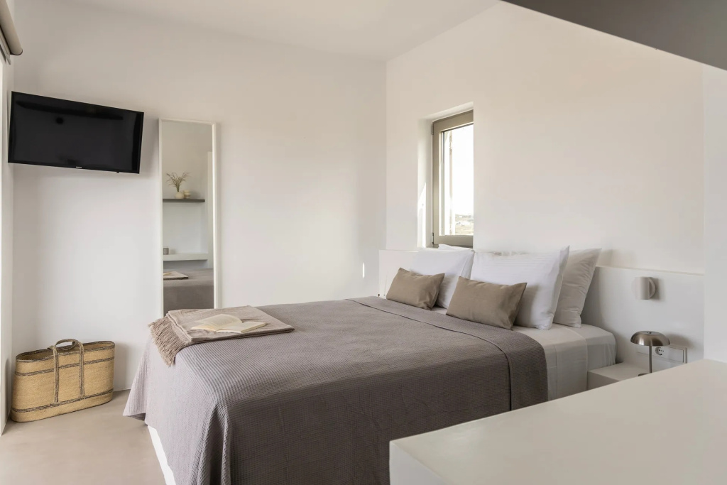 Deluxe Double Suite with sea view (full double bed)