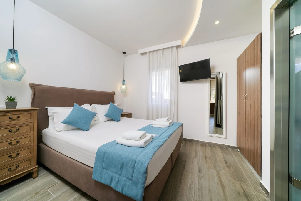 Superior Double Apartment (full double bed)