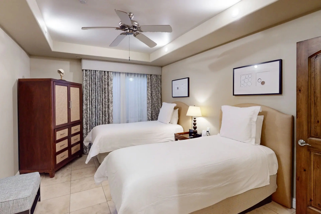2 Bedrooms Poolside Suite