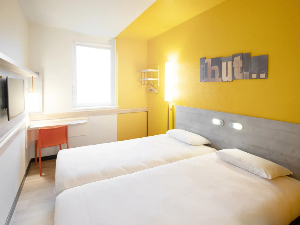 IBIS BUDGET GENEVE AEROPORT - Tap to explore photos