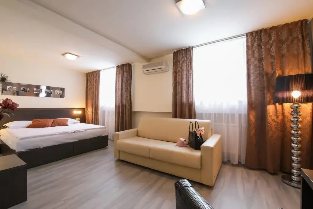Superior Double room (full double bed)