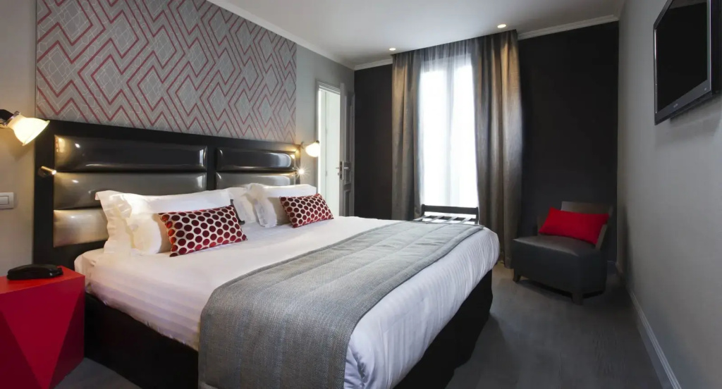 Double room (full double bed)