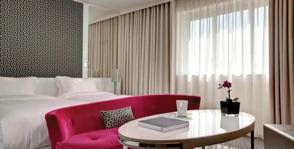 Deluxe Double room (full double bed)
