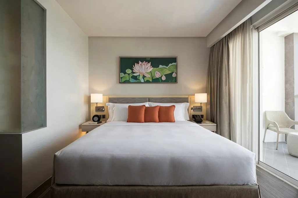 Dusit Club Double room with sea view (full double bed)