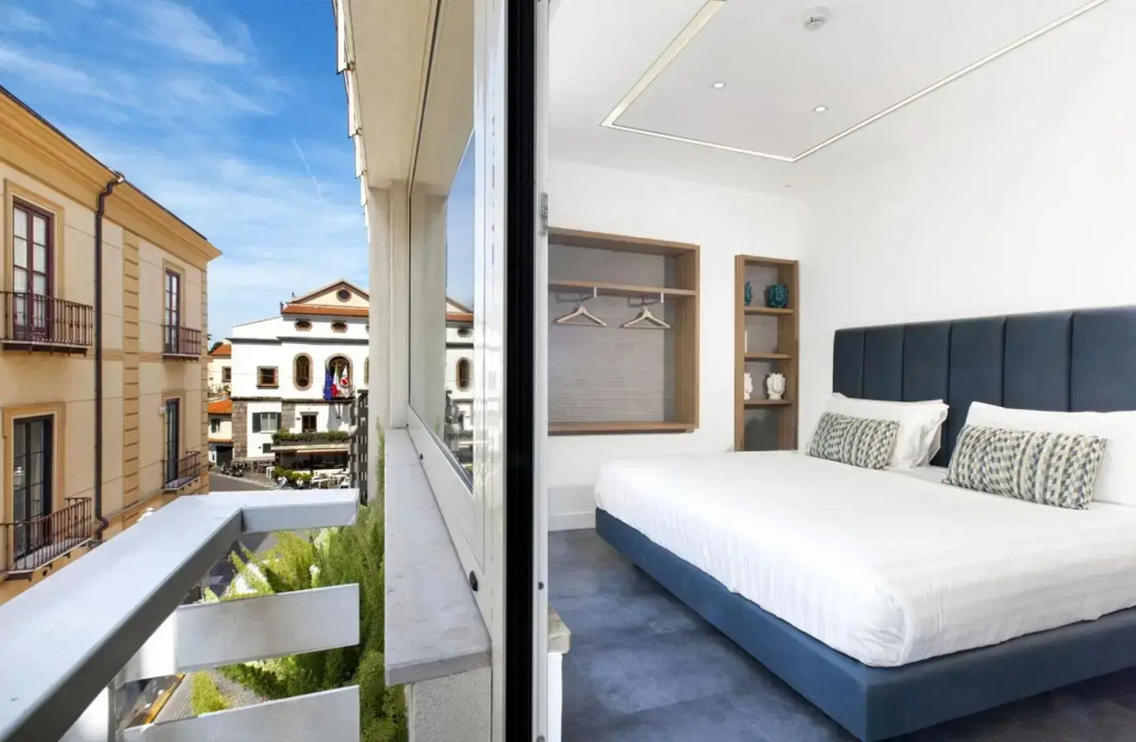 Double Junior Suite (full double bed)