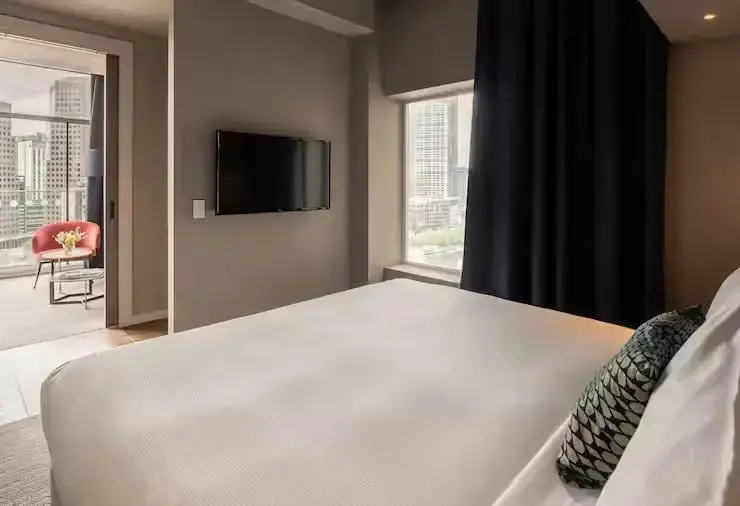 1 Bedroom Yarra View Double Suite with balcony (full double bed)