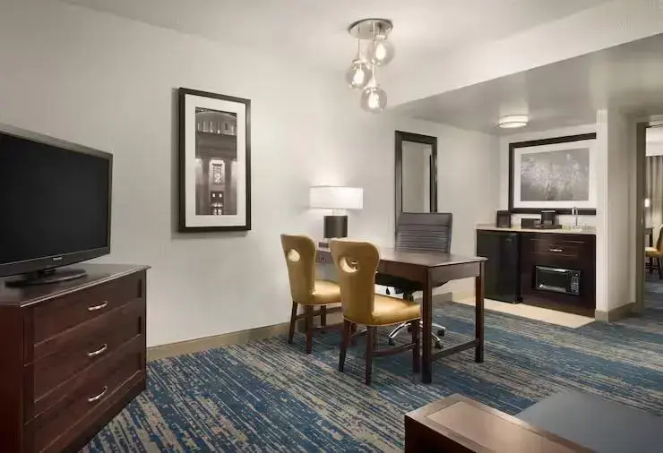Embassy Suites by Hilton Columbus - Chambres